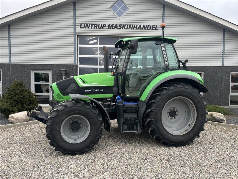Deutz-Fahr Agrotron 6140 Classic Fin handy  med frontlift.