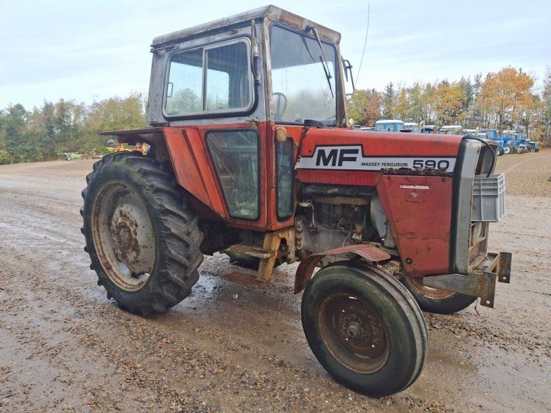 Massey Ferguson 590