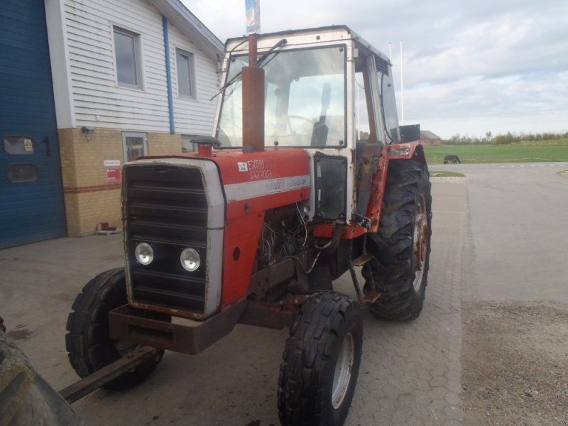 Massey Ferguson 698
