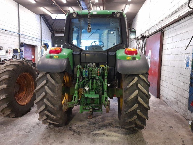 John Deere 6230