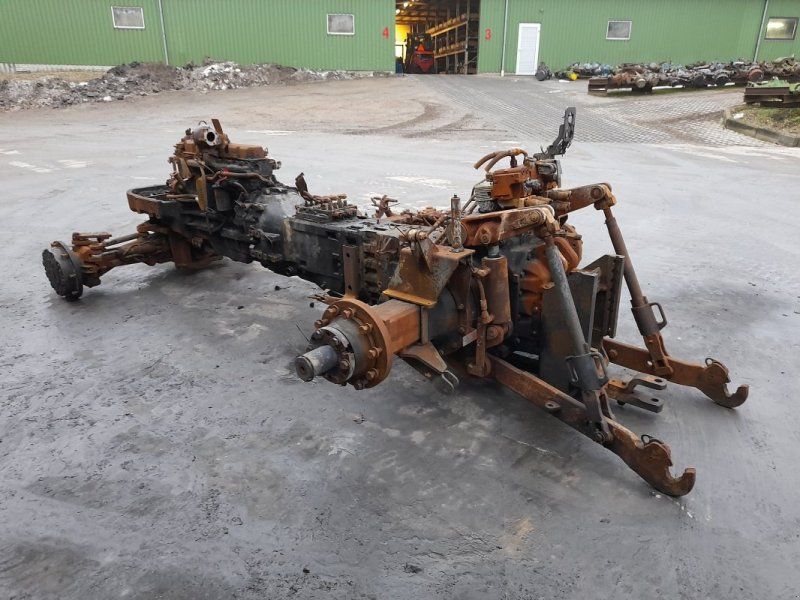 New Holland TM190