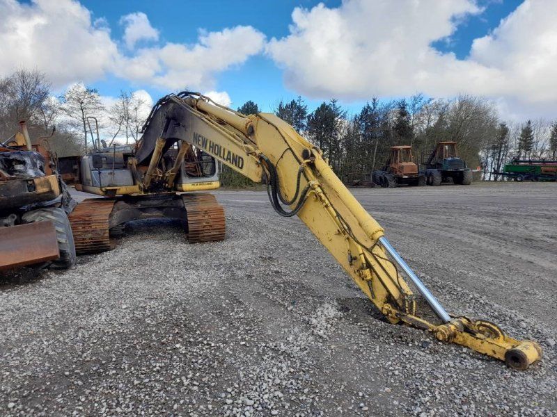 New Holland E215 B