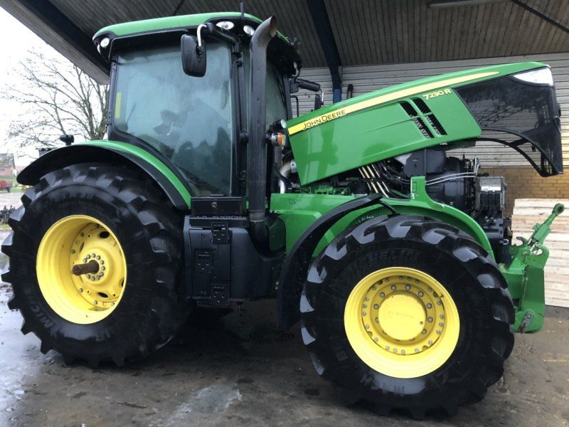 John Deere 7230 R
