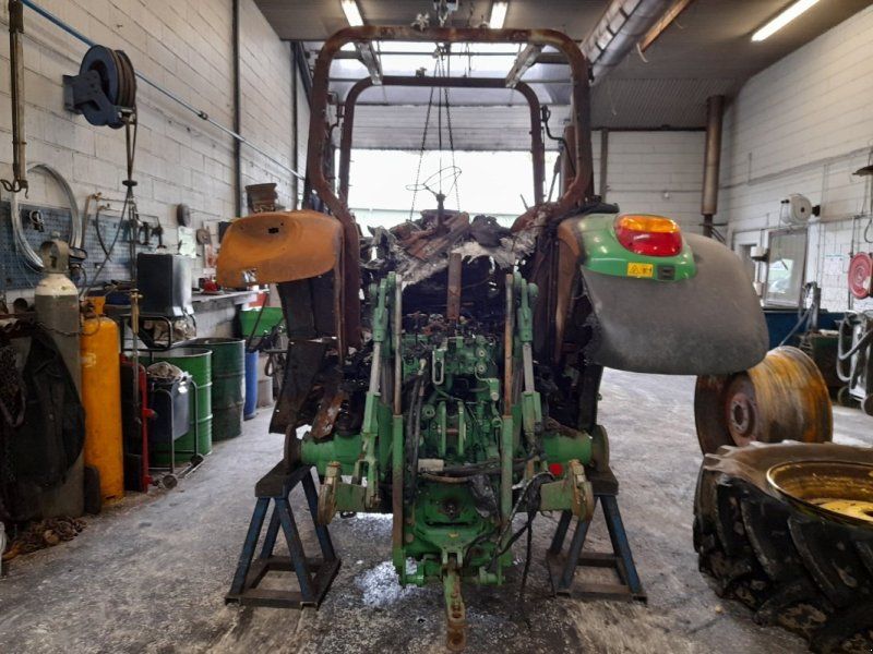 John Deere 6120 M