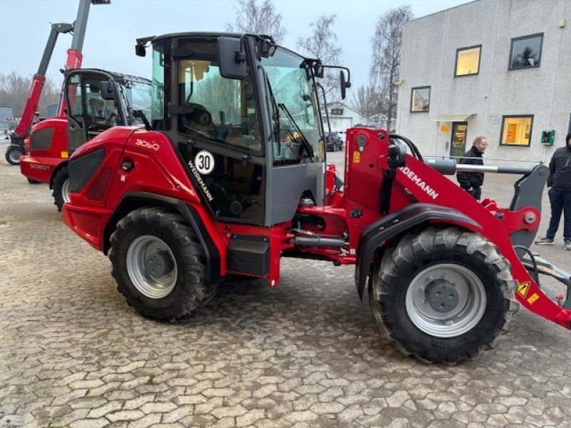 Weidemann 3060 Ny model på vej hjem.