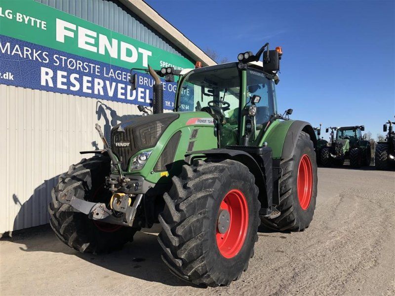 Fendt 724 Vario S4 Profi Plus Med Front PTO