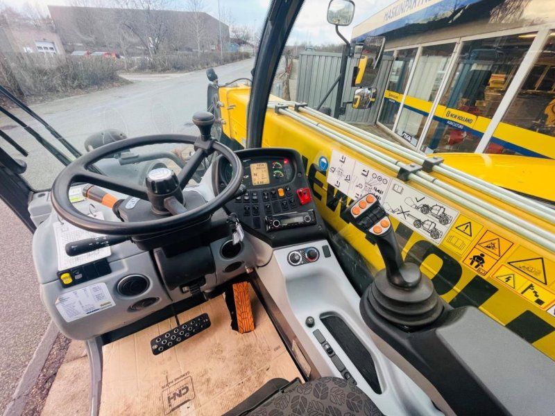 New Holland 7.42 LM