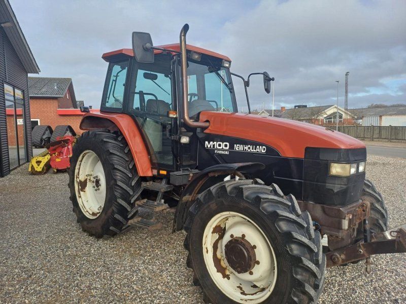 New Holland M100