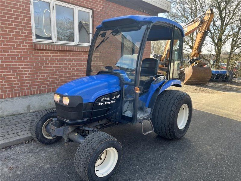 New Holland TC27D