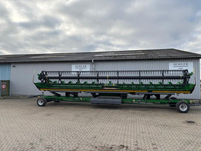John Deere 735D