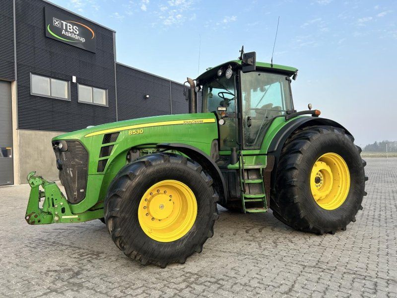 John Deere 8530