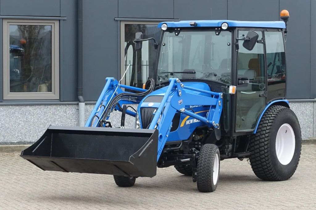 New Holland Boomer 50 4wd HST / 00756 Draaaiuren / Voorlader
