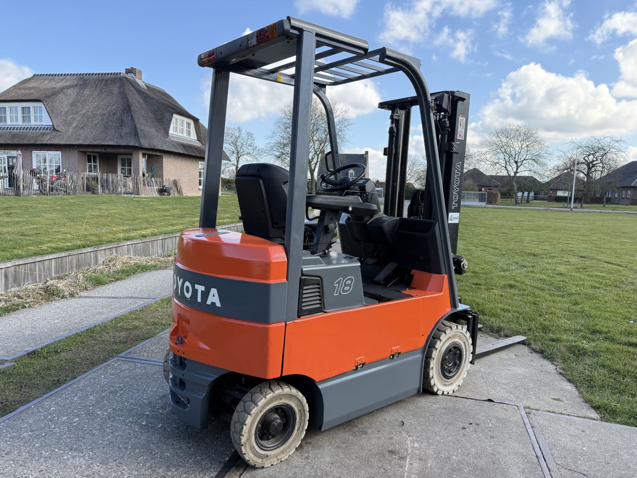 Toyota 1800KG elektrisch Freelift Sideshift non marking