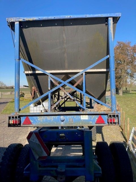 KUNSTMEST BULKWAGEN