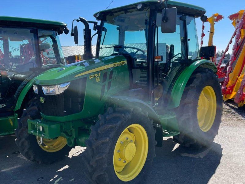 John Deere 5075 E