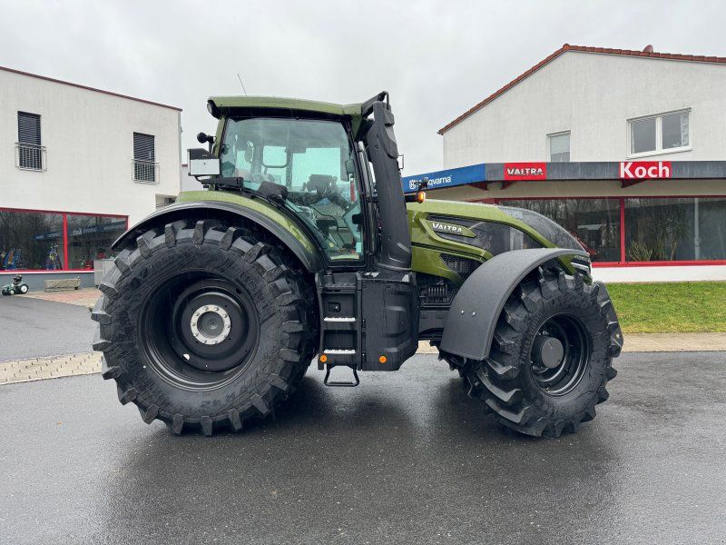 Valtra Q245
