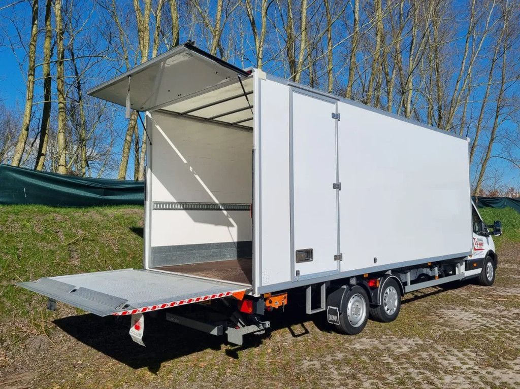 Ford Transit Gesloten clixtar oplegger 6,1 m.