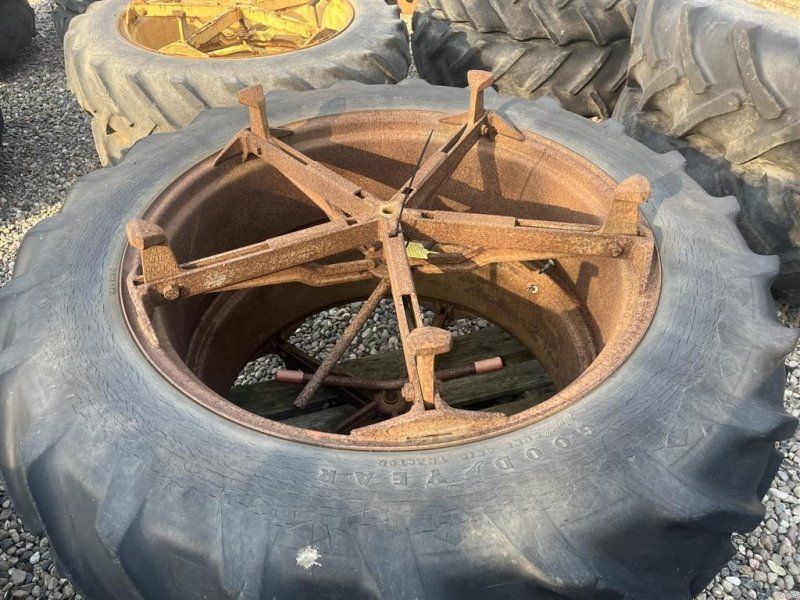 Goodyear 13,638 Molcon 5 arme bred