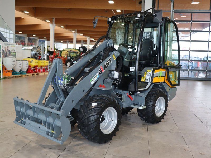 Giant G2700 E