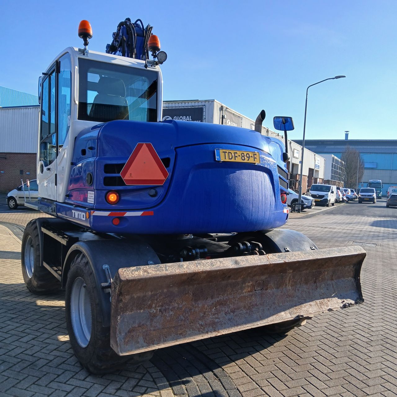 Terex TW110 En Takeuchi TB295W Mobiele Kraan.
