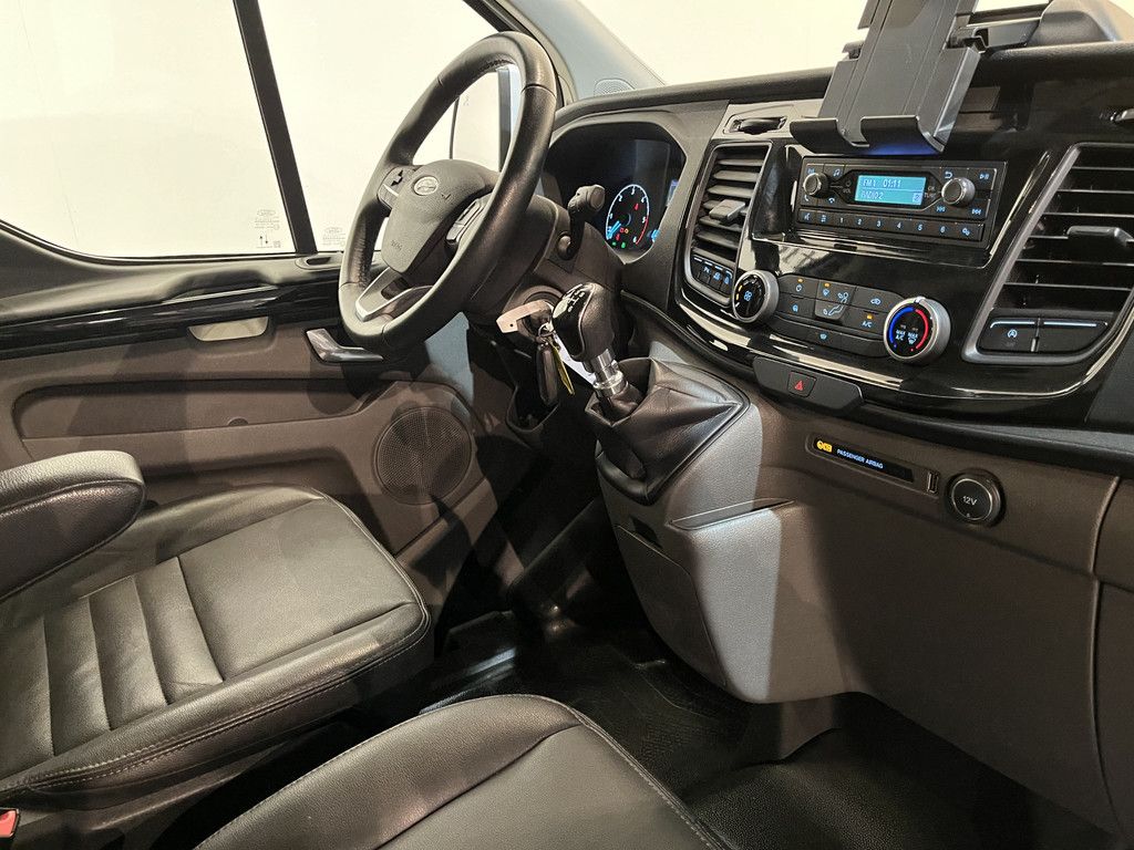 Ford Transit Custom 300 2.0 TDCI 130 PK L1H1 Trail / Euro6 / Airco / Cruise / Leer / PDC / 3-zits / 35.000 KM !! / BPM VRIJ !!