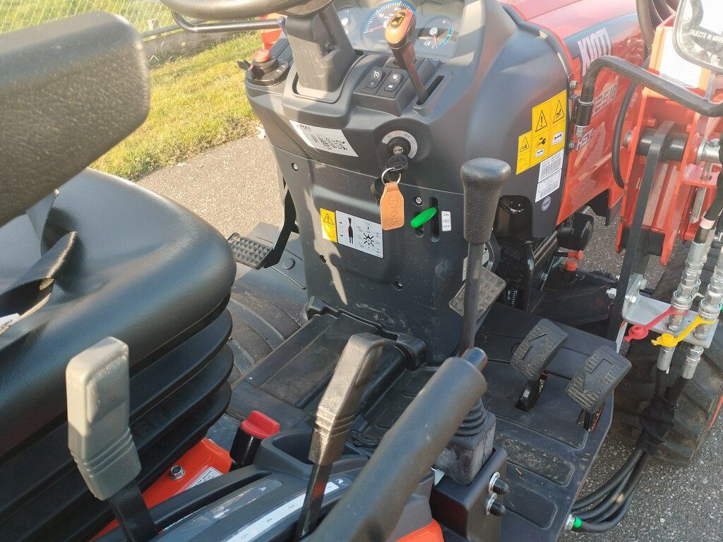 Kioti CX2510 hst