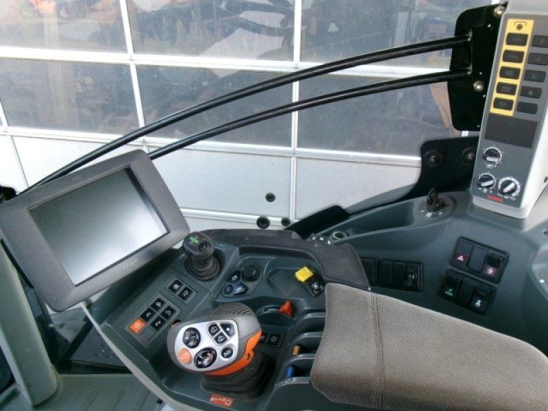 Claas AXION 800