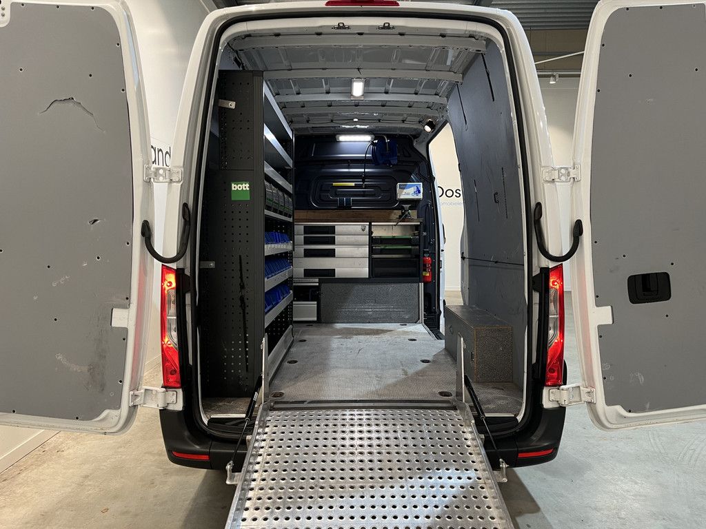 Mercedes-Benz Sprinter 311 CDI L2H2 RWD / Euro 6 / Servicebus / Bott inrichting / 220V / Airco / Oprijplaat / Compressor / CarPlay / Camera