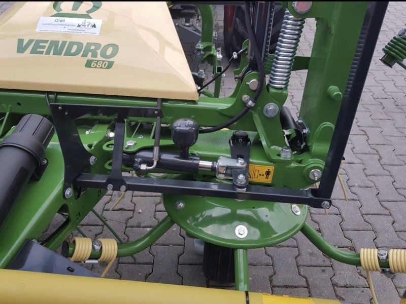 Krone Vendro 680