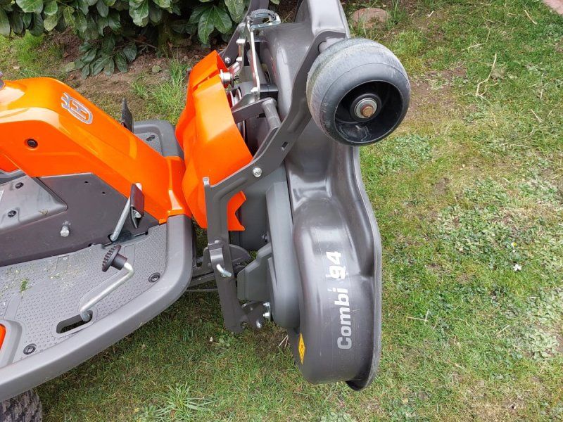 Husqvarna R 214 C