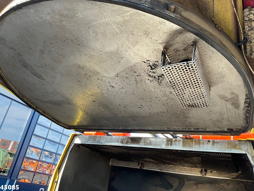 Mitsubishi Canter 7C15 Brock sweeper Just 94.095 km!