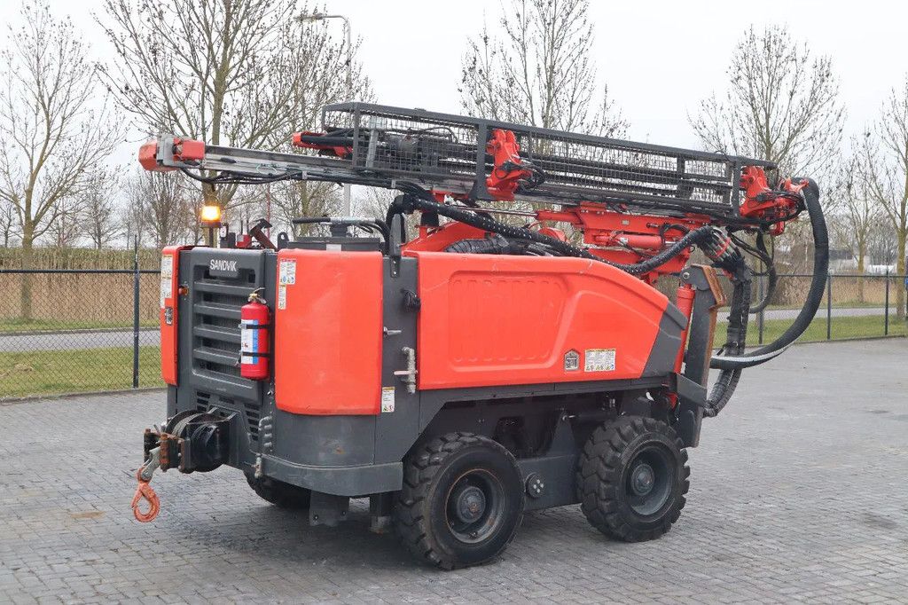 Sandvik COMMANDO DC 300 RI S5 | ONLY 470 DRILLING HOURS