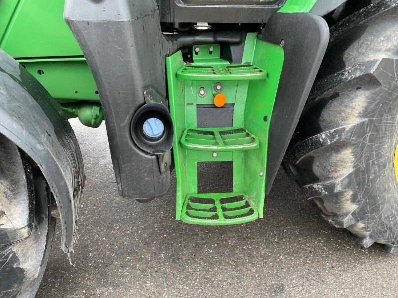 John Deere 6130R