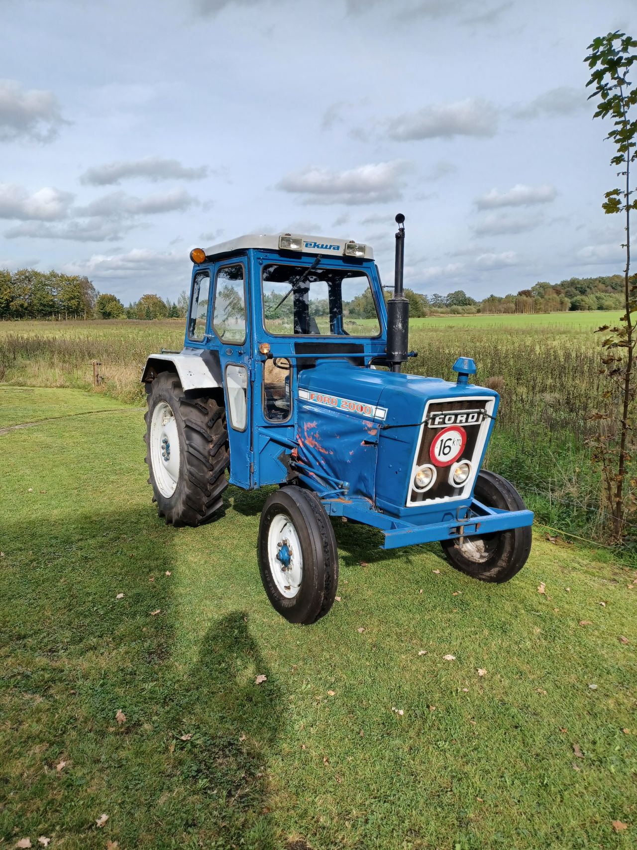 Ford 2000 met sukura cabine
