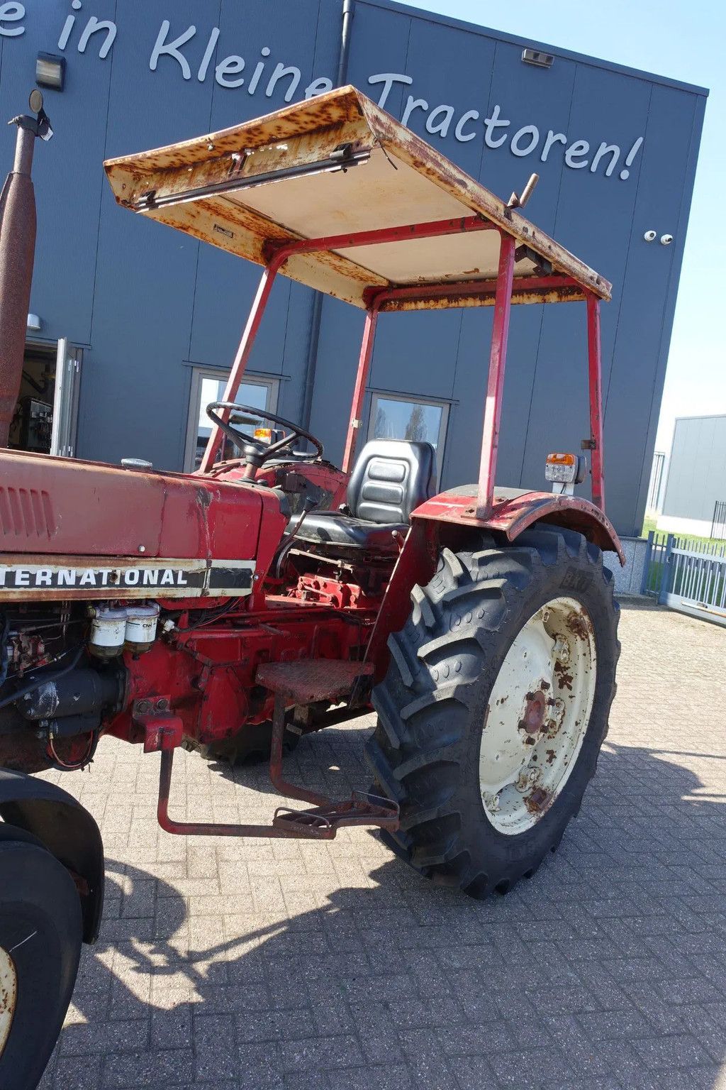 International 533 2wd / 8495 Draaiuren / Nieuwe banden / Margtrekker