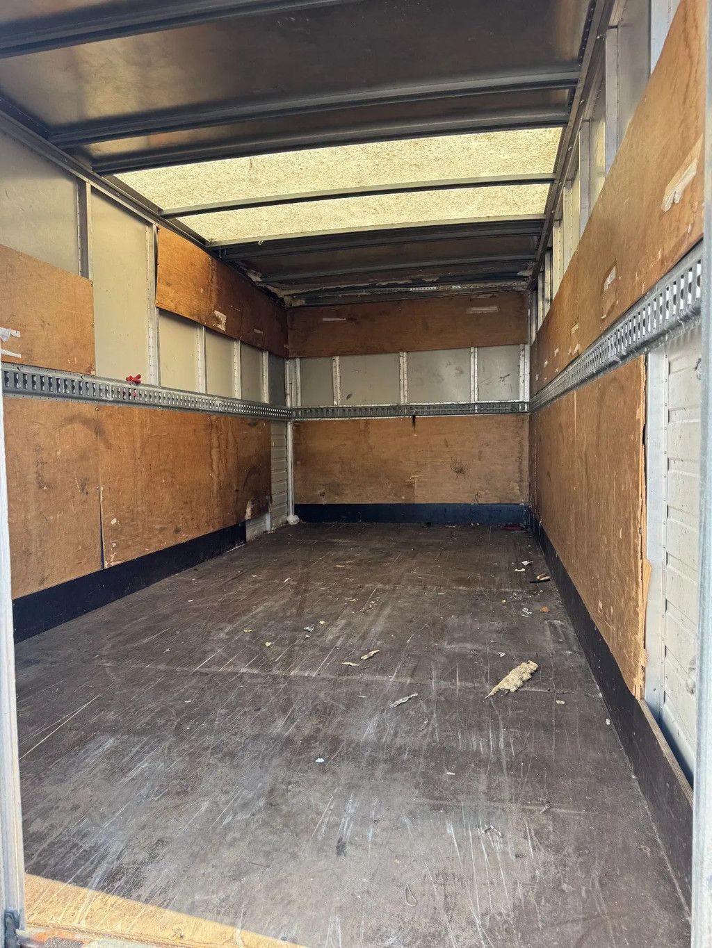 Mercedes-Benz Sprinter 313 **BOX 4.94L-MANUAL GEARBOX**