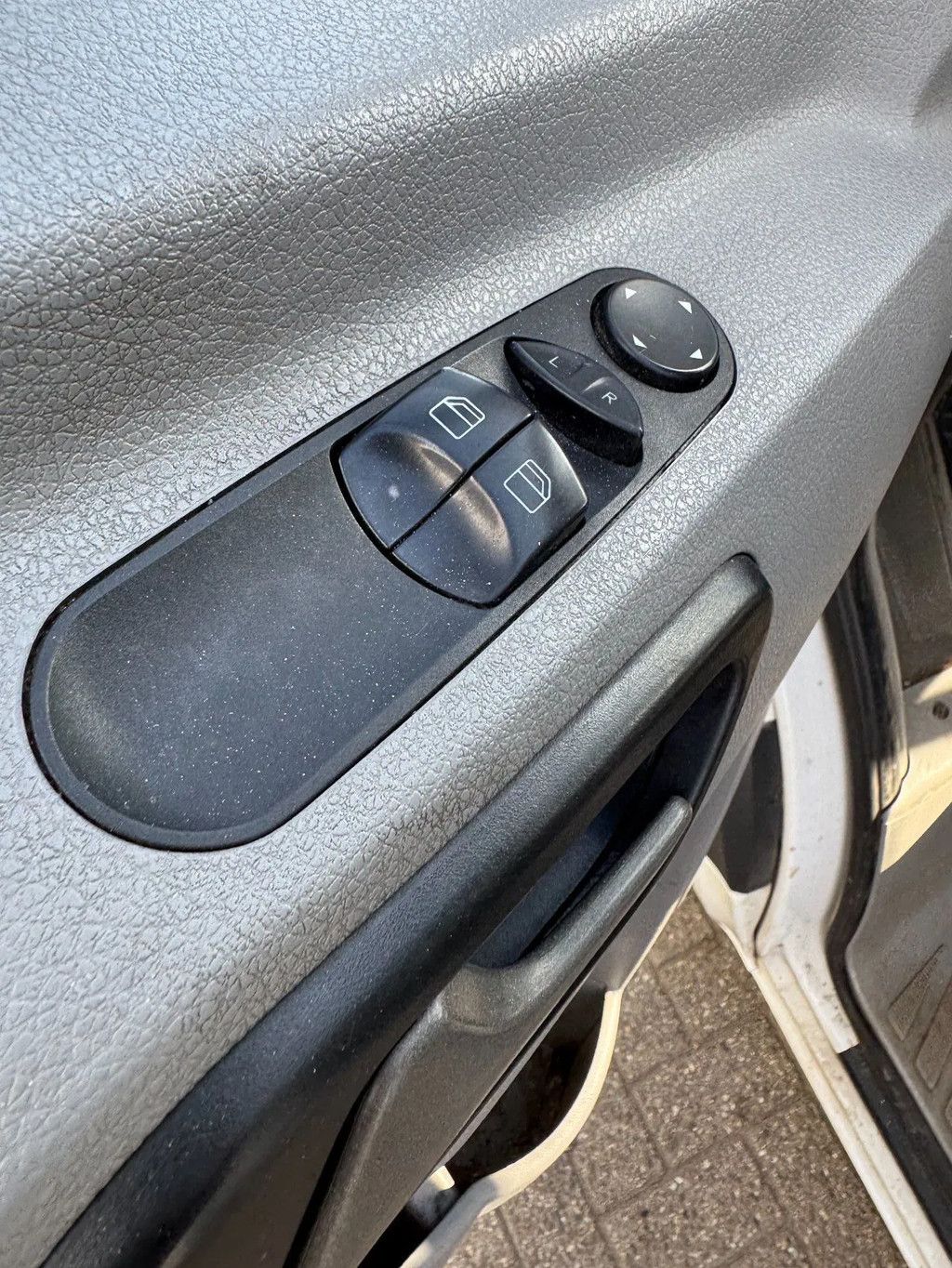 Mercedes-Benz Sprinter 313 **BOX 4.94L-MANUAL GEARBOX**