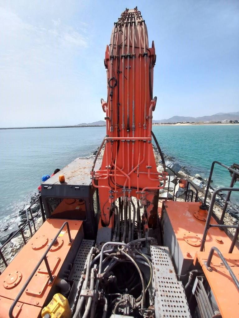 Hitachi EX1200-6 28m ( Abu Dhabi )