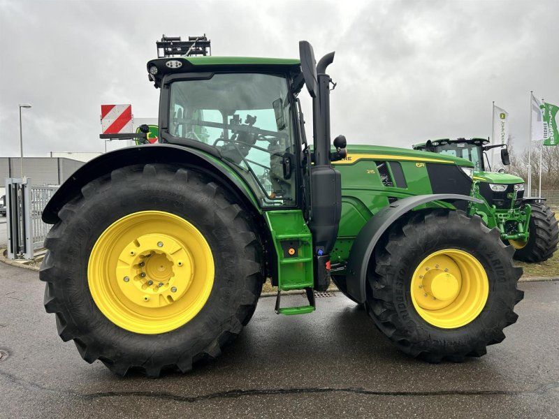 John Deere 6R 215 50km/h junger Hirsch