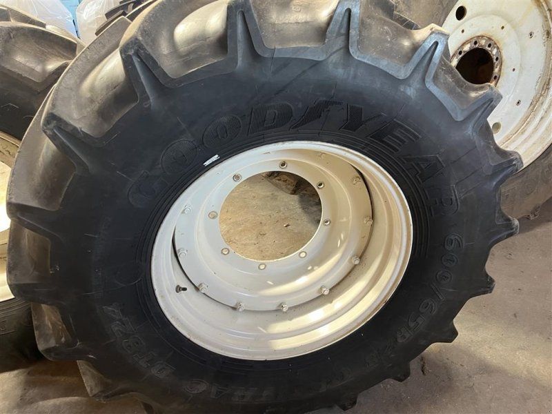 Goodyear 600/65R28 Komplet sæt forhjul T7000/ T7 LWB