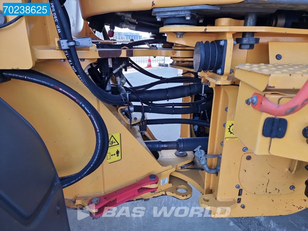 Volvo L90 H QUICK COUPLER - DUTCH MACHINE