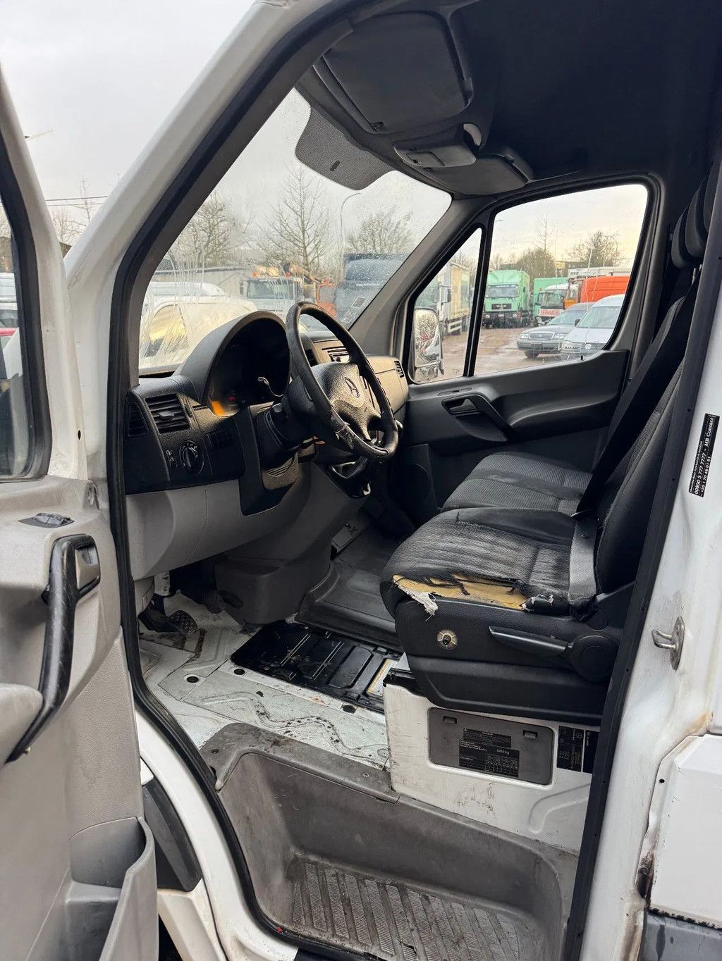 Mercedes-Benz Sprinter 310