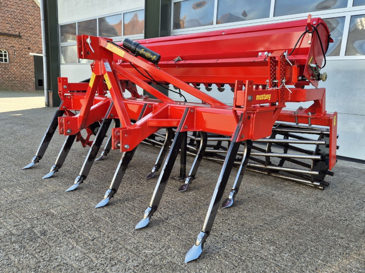 Evers Mustang Mustang LD11 R62 cultivator zaaibak