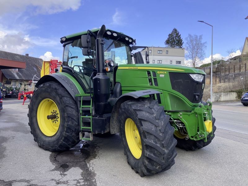 John Deere 6250R