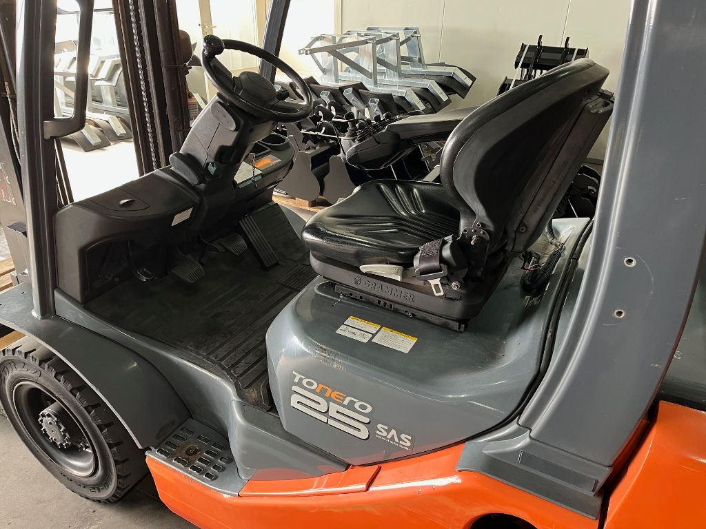 TOYOTA 02-8FGF25 Heftruck LPG met Sideshift