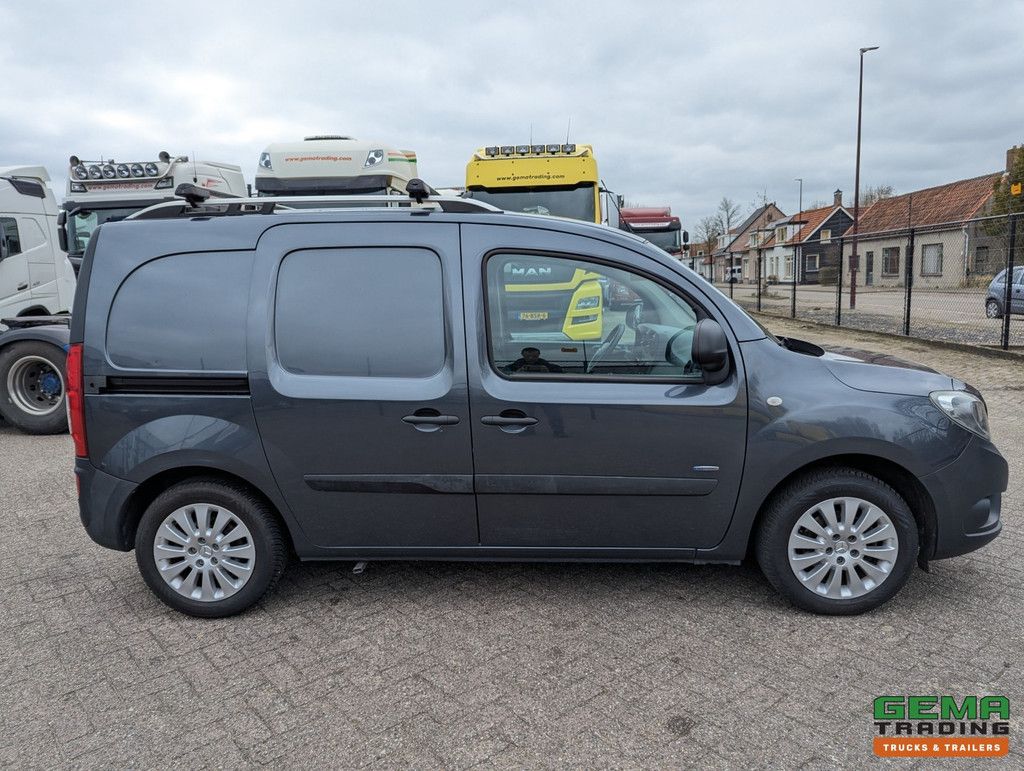Mercedes-Benz CITAN 108 CDI BlueEFFICIENCY - Air conditioning - Roof rails - Tow bar - 04/2026APK
