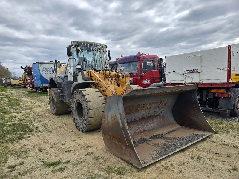 Liebherr L544