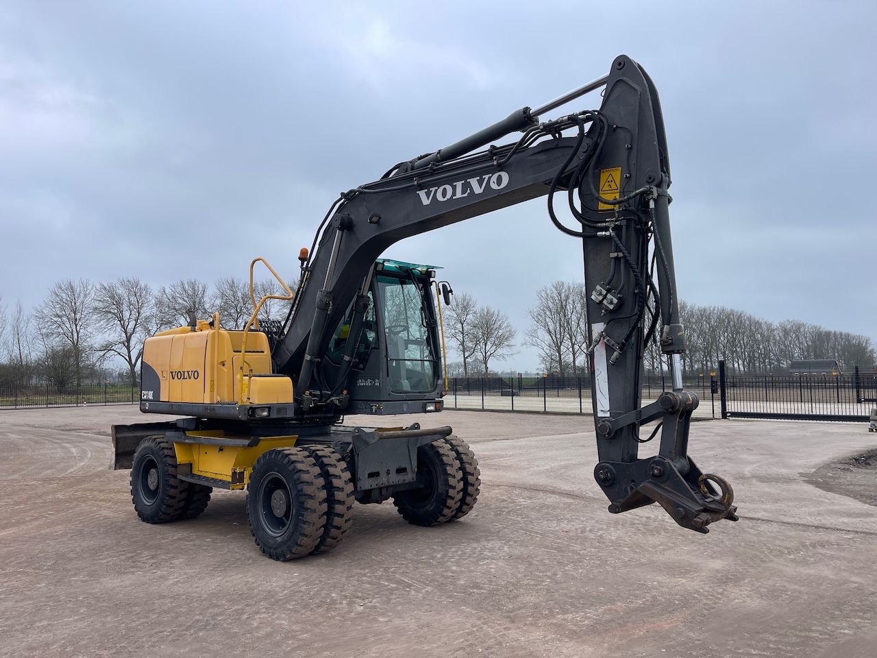 Volvo EW140C