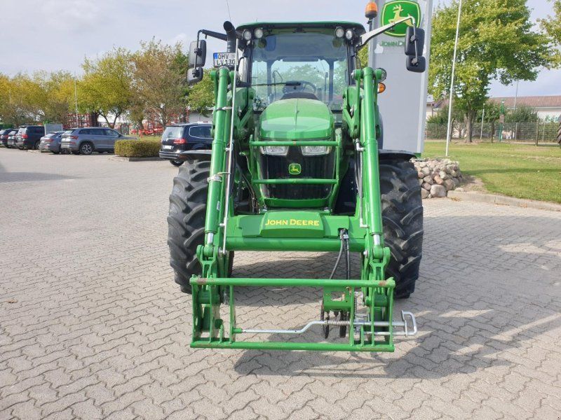 John Deere 5100M mit 543R Frontlader