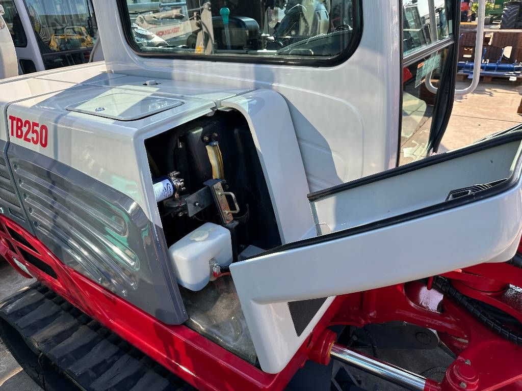 Takeuchi TB250